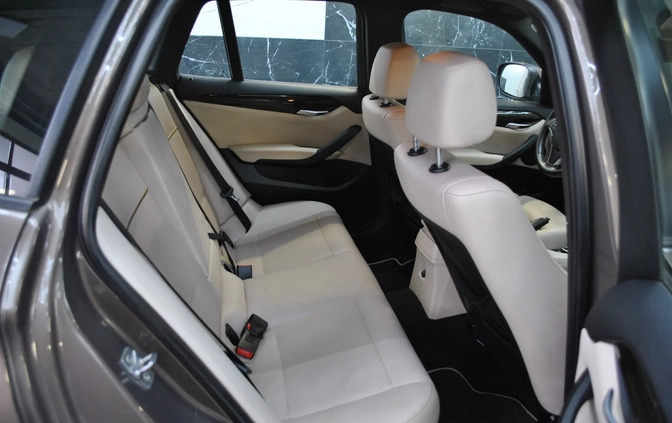 BMW X1 cena 41900 przebieg: 249897, rok produkcji 2010 z Barcin małe 301